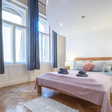 Lejlighed Cedar - Palace District Budapest