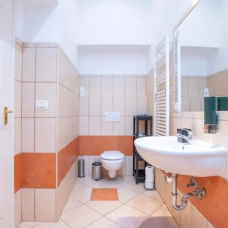 Cedar - Palace District