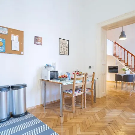 Cedar - Palace District Budapest