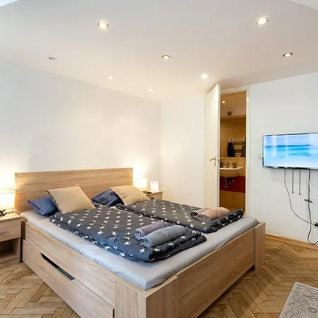 Cedar - Palace District * Budapeşte