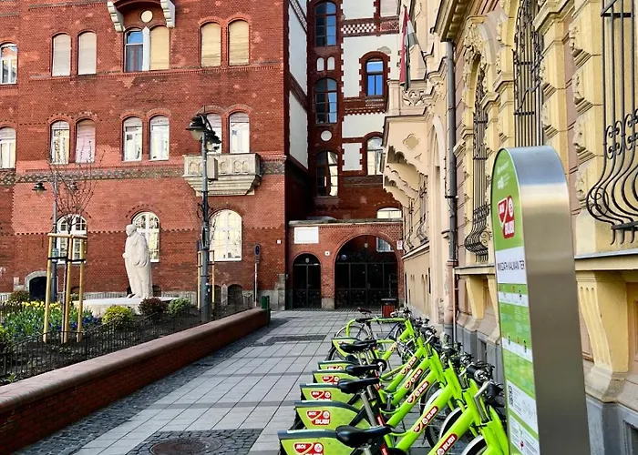 Cedar - Palace District * بودابست