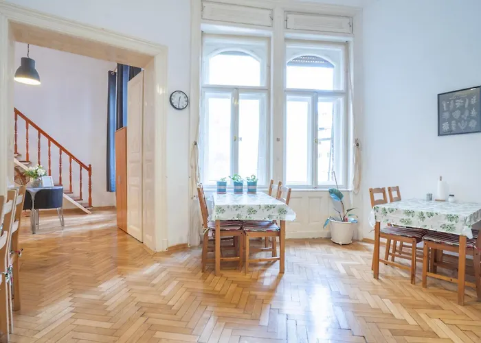 Cedar - Palace District בודפשט