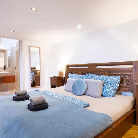 Cedar - Palace District Apartment Budapest