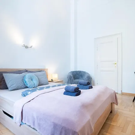 Cedar - Palace District Apartment *