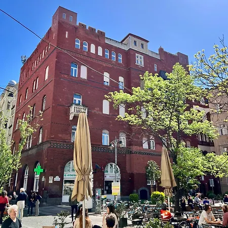 Cedar - Palace District Apartment *